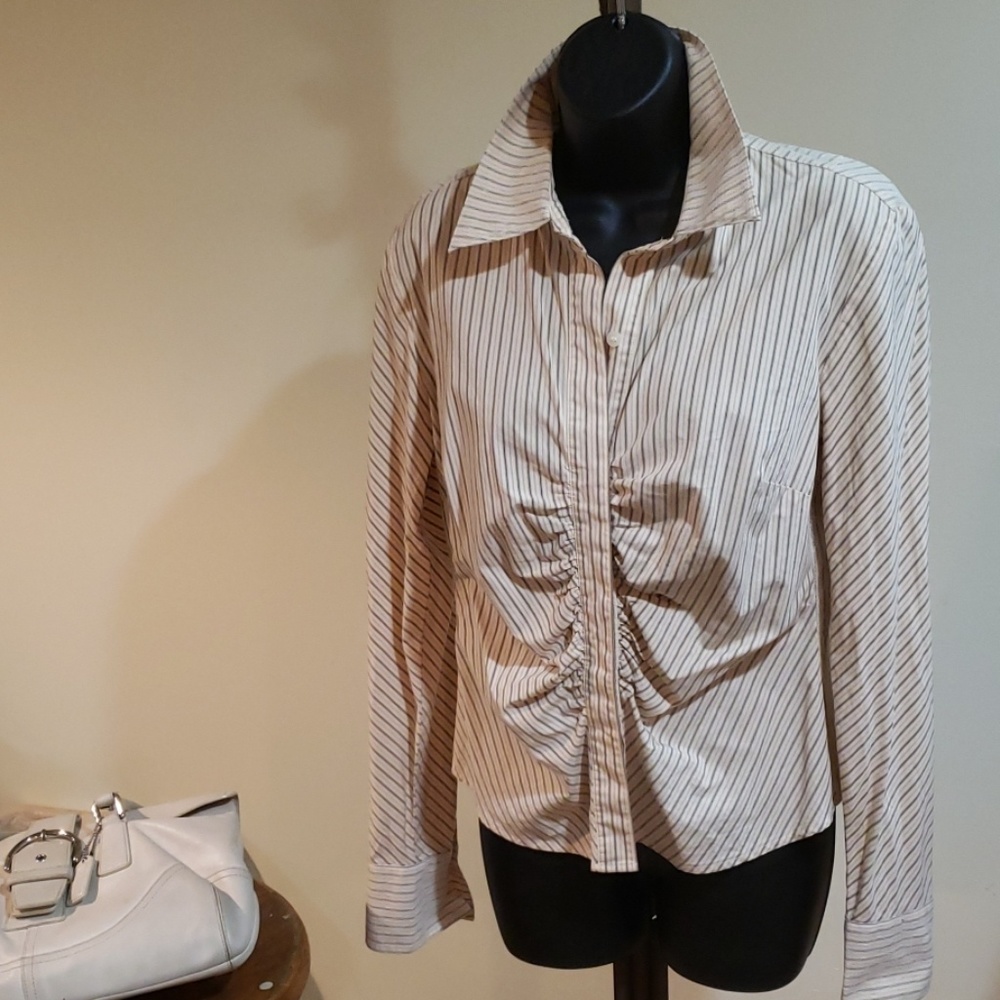 Laundry blouse.